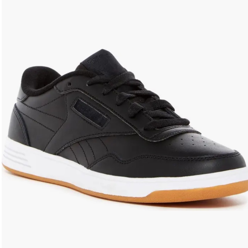 New Reebok sneakers Women’s Size 7